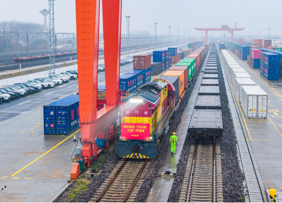 ȫ���׵�����ʽ����+TIR���䡱�������ˣ�������˹�ڰ�����ͨ�а���ͻ��2000��