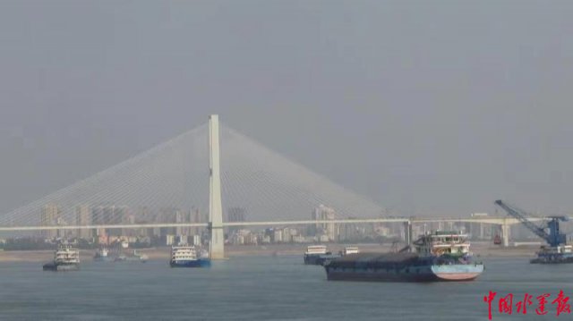 荆州海事局紧盯现场有效应对节后运输高峰