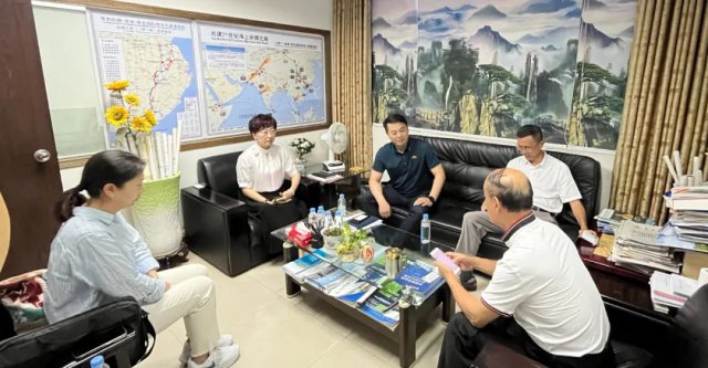 广州发展能源物流集团副总经理邱华钊一行到访广东省物流行业协会交流