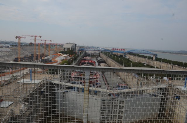 �潭��ɳ��Ŧ���������ˮλ