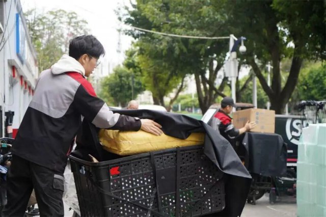 ���ں������ˡ����硱������͸����������������