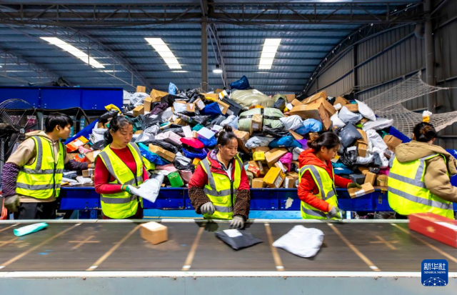 �ҹ�ǰ���¸ۿڼ�װ����ó����������13.7%���Ĵ�ʡίһ���ļ�֧��ũ��ĵ�������ϵ����