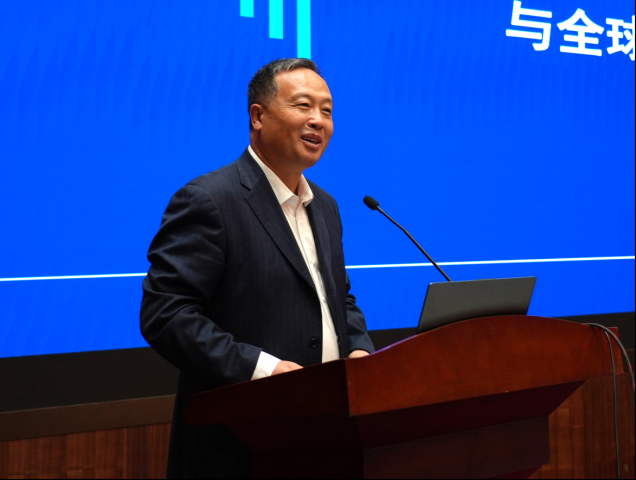 ����ѧ�ҡ����޲Ƹ���̳�������º��ĸߣ�����ǿ��������ì���ڹ��ھ��÷�չ����Ȼͻ��